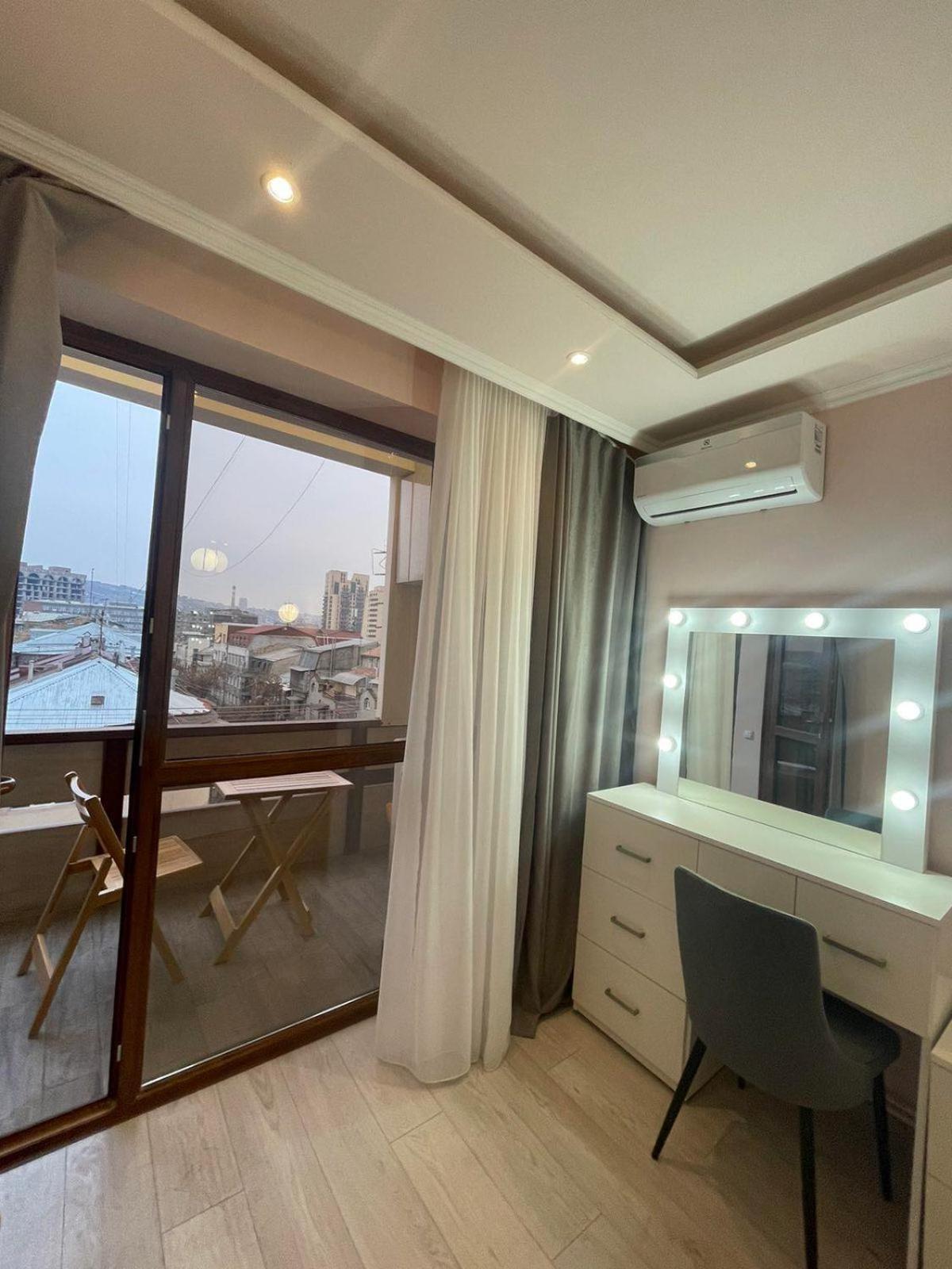 Republic Square Apartment Erevan Exterior foto