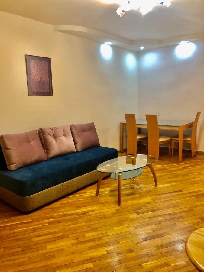Republic Square Apartment Erevan Exterior foto